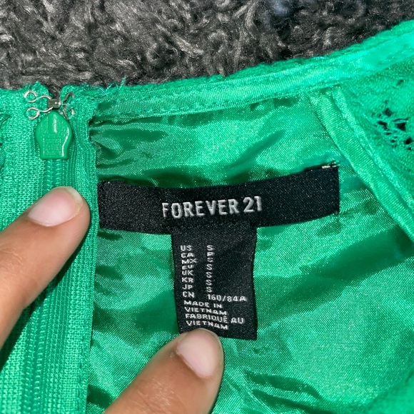 Green Dress - Picture 3 of 3